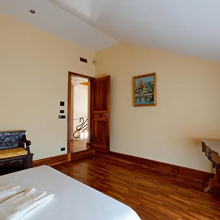 ホームステイ Ventimiglia & カターニア